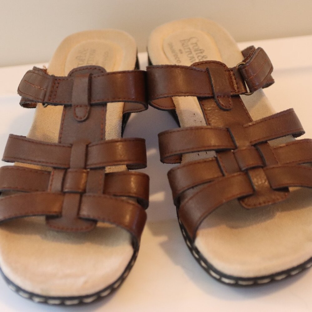 Croft&Barrow Strappy Sandals Beach, Casual,  Spring, Summer Size 7.5